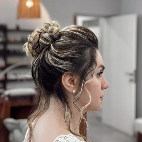 رزرو وقت آرایشگاه زنانه شینیون ( استایل مو)
