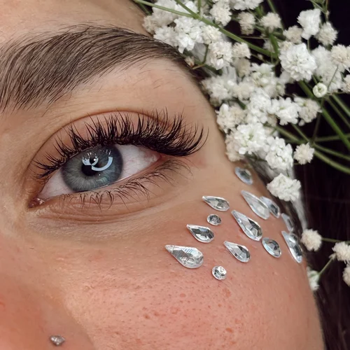 رزرو وقت آرایشگاه زنانه اکستنشن مژه