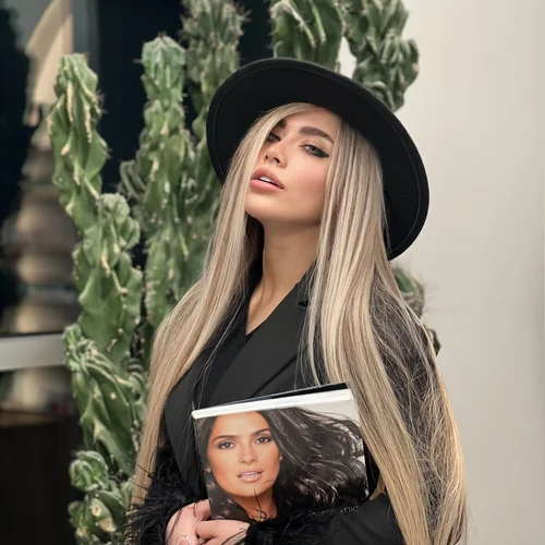 رزرو وقت آرایشگاه زنانه رنگ‌ و لایت