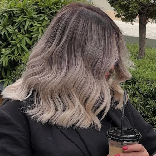 رزرو وقت آرایشگاه زنانه رنگ‌ و لایت